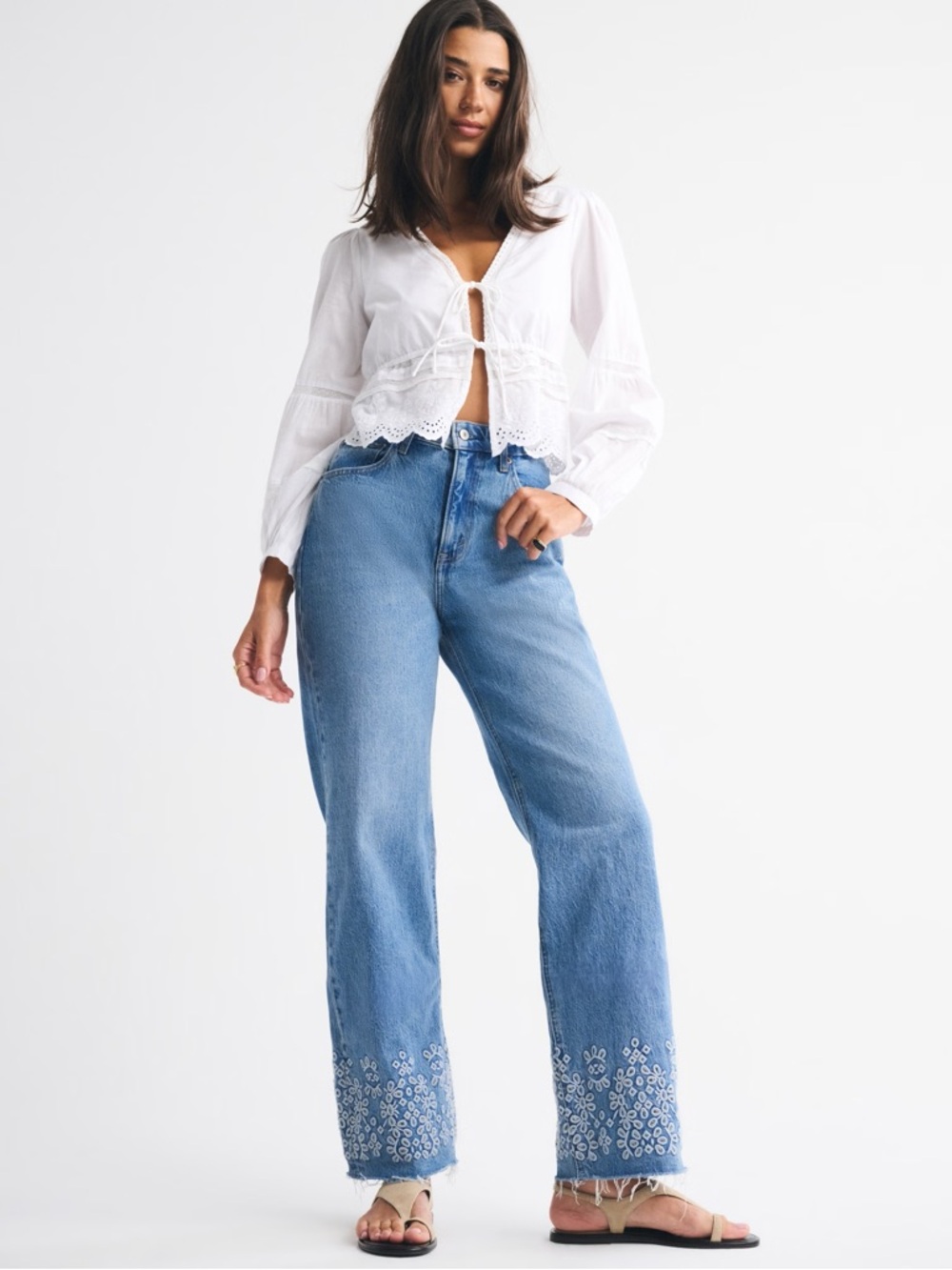 Abercrombie & Fitch Curve Love High Rise 90’s Relaxed Embroidered Cutout Jeans